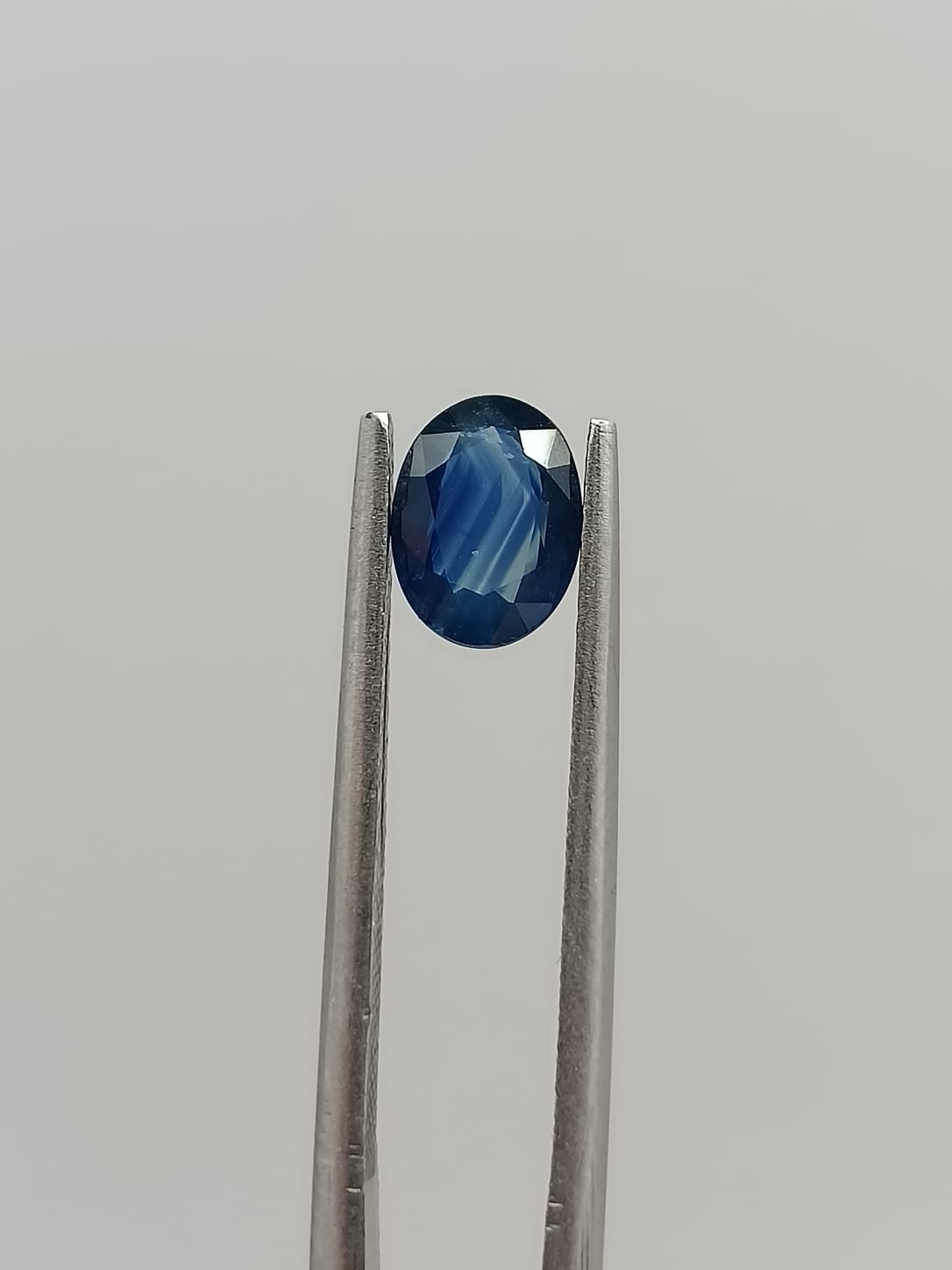 Zafiro ovalado de 0.95ct