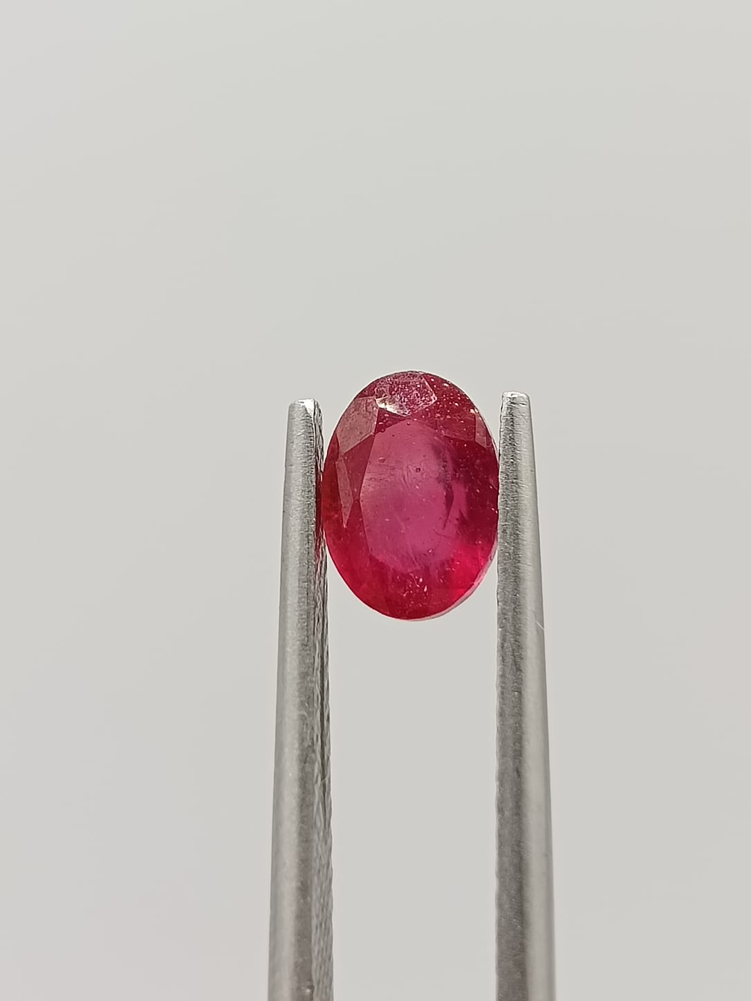 Rubí ovalado de 1.34ct